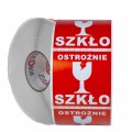 Zbliżenie na nadruk na etykietach OSTOŻNIE SZKŁO